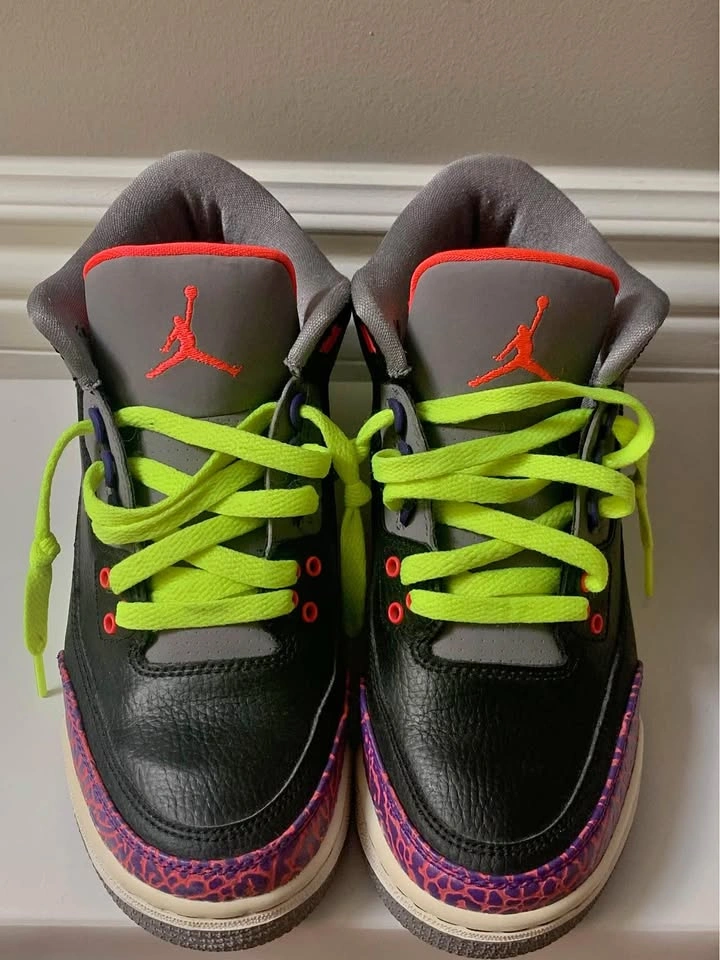 Jordan 3 Retro Atomic Red Volt