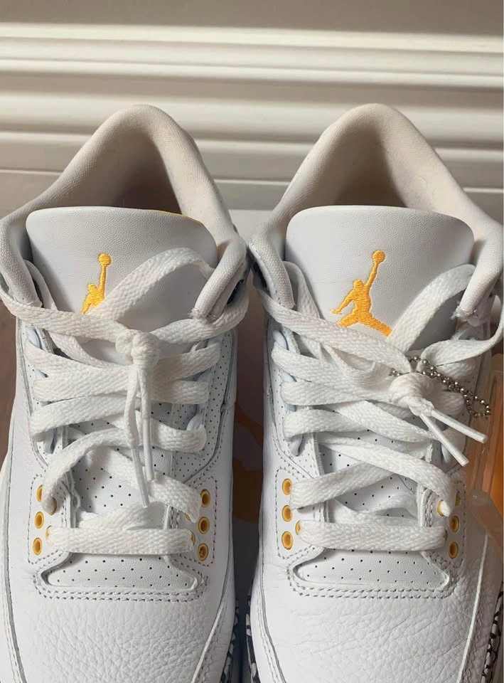 Jordan 3 Retro - Laser Orange (woman’s) Size 7 - photo 2