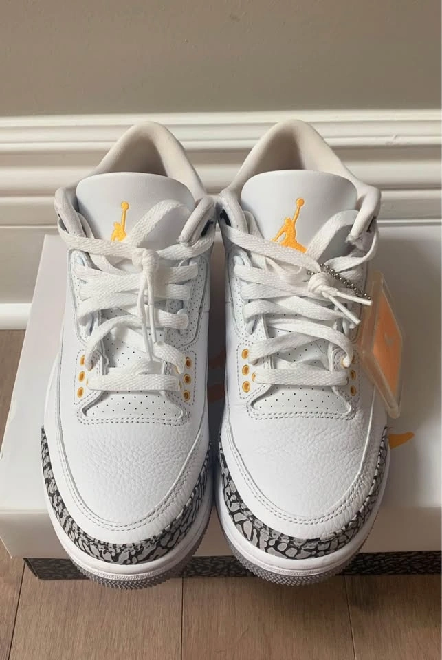 Jordan 3 Retro - Laser Orange (woman’s) Size 7 - photo 5