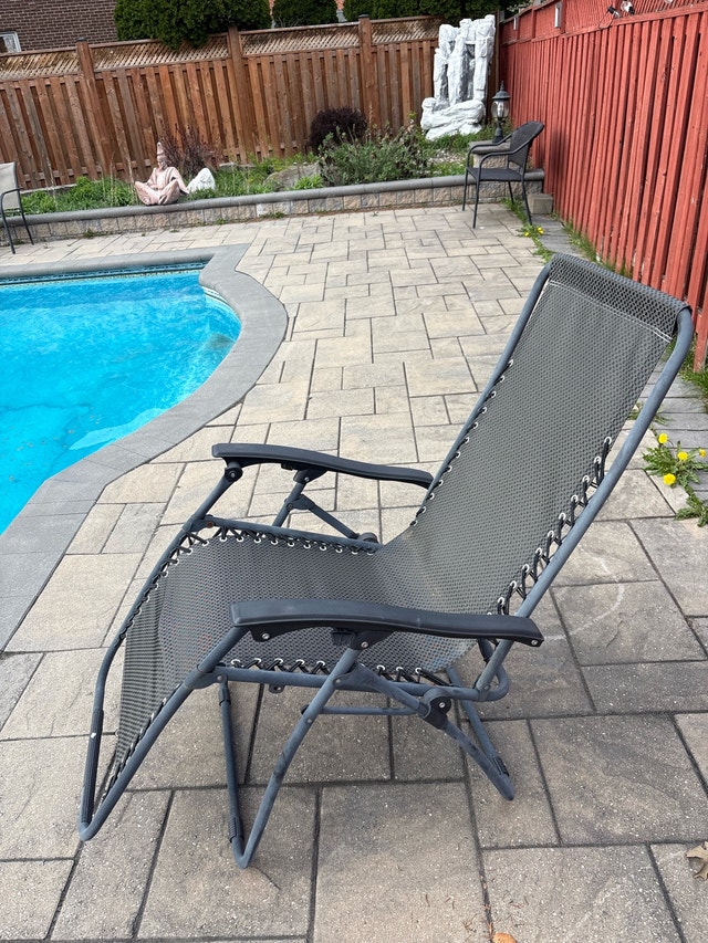 Zero Gravity Chair