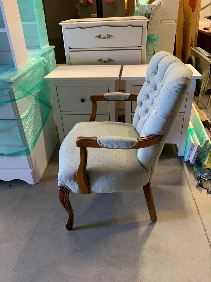 Upholstered Vintage Accent Armchair - photo 2