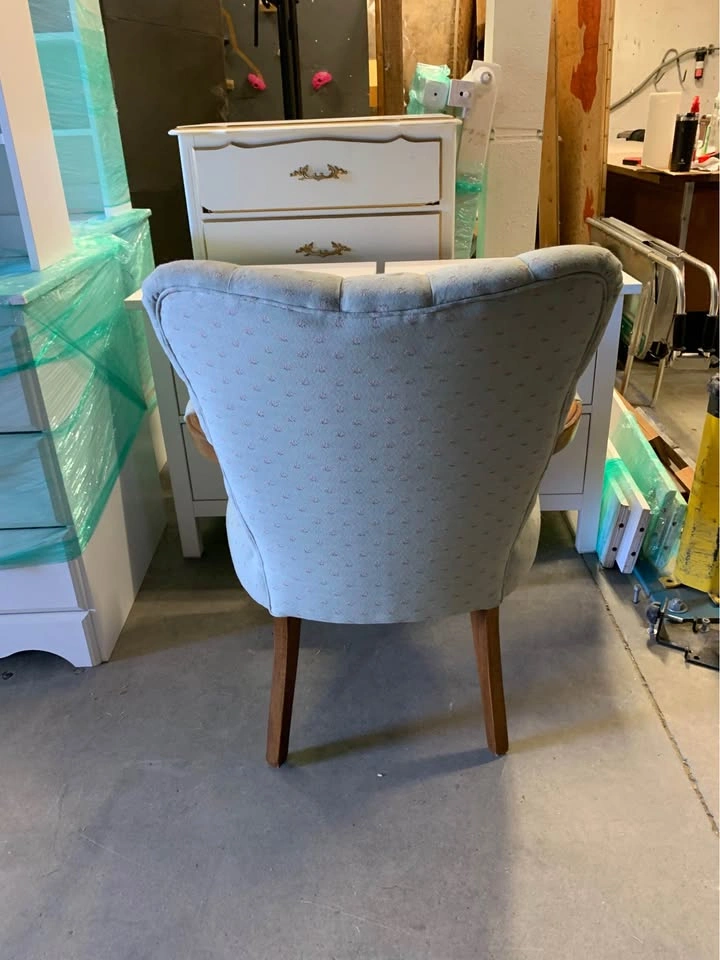Upholstered Vintage Accent Armchair - photo 3