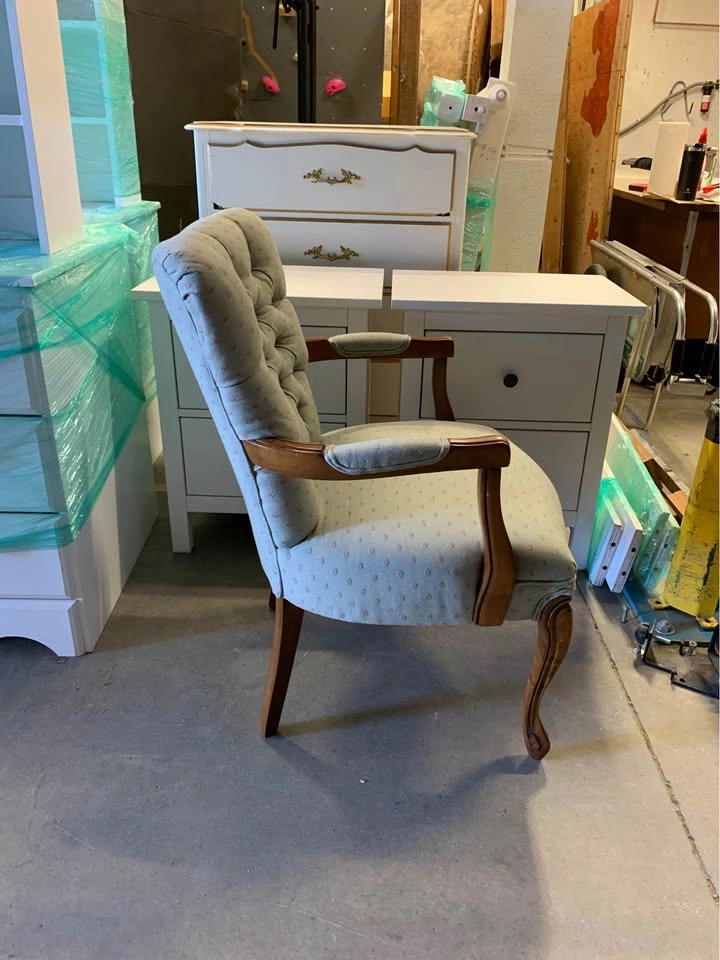 Upholstered Vintage Accent Armchair - photo 4