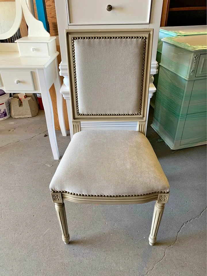 Ivory Vintage Accent Chair