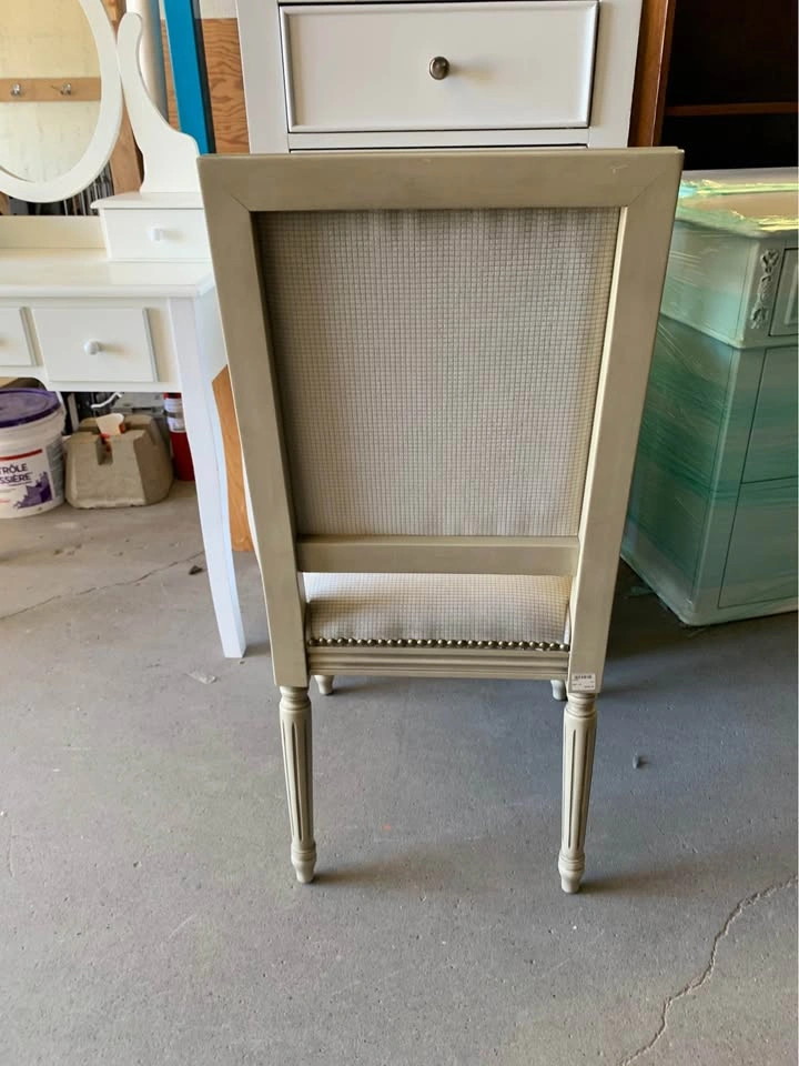 Ivory Vintage Accent Chair - photo 3