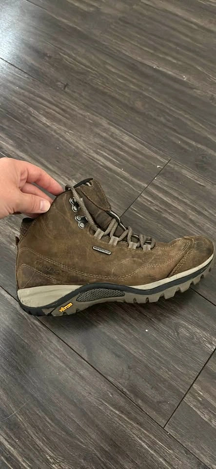 Waterproof Merrell Womens Hiking Boots Size 6.5