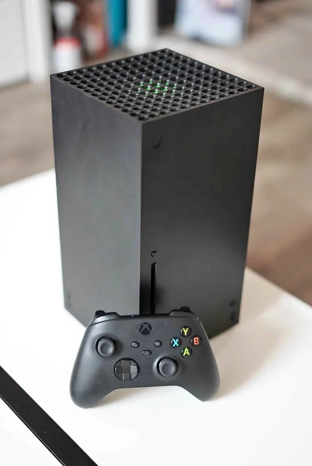 Xbox Series X 1TB with Controller