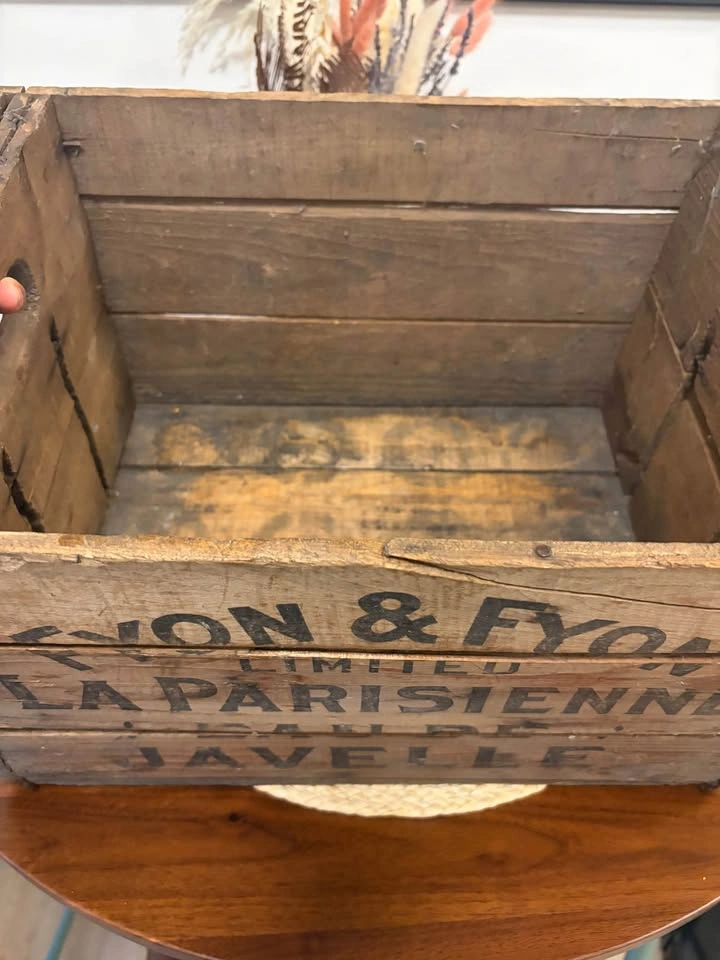 Vintage Fyon & Fyon La Parisienne Wooden Crate - photo 2