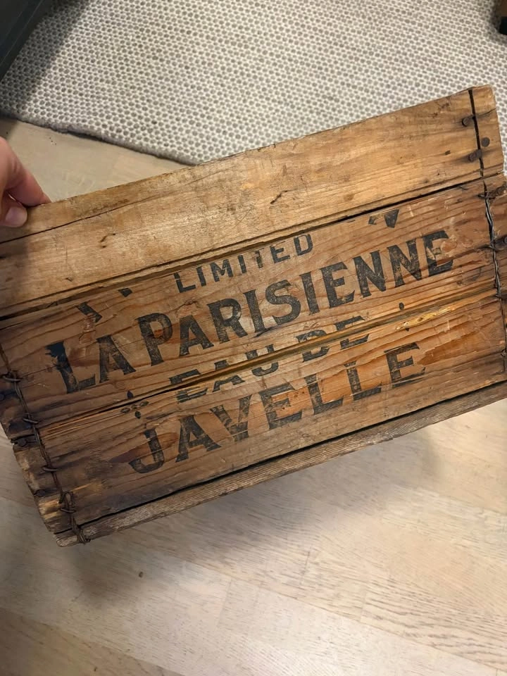 Vintage Fyon & Fyon La Parisienne Wooden Crate - photo 4