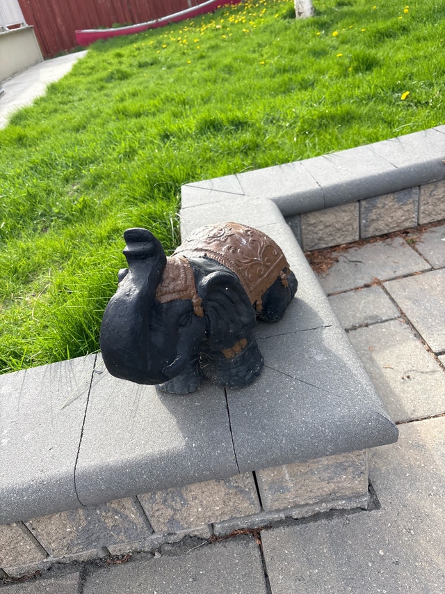 Elephant Statue - photo 2