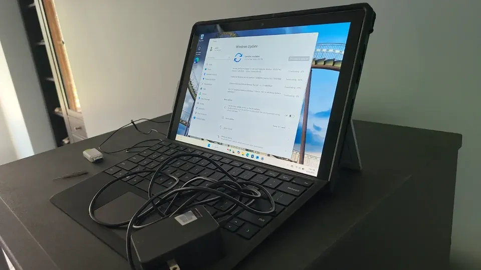 Microsoft Surface PRO 1796 - New Windows 11 latest version - photo 2