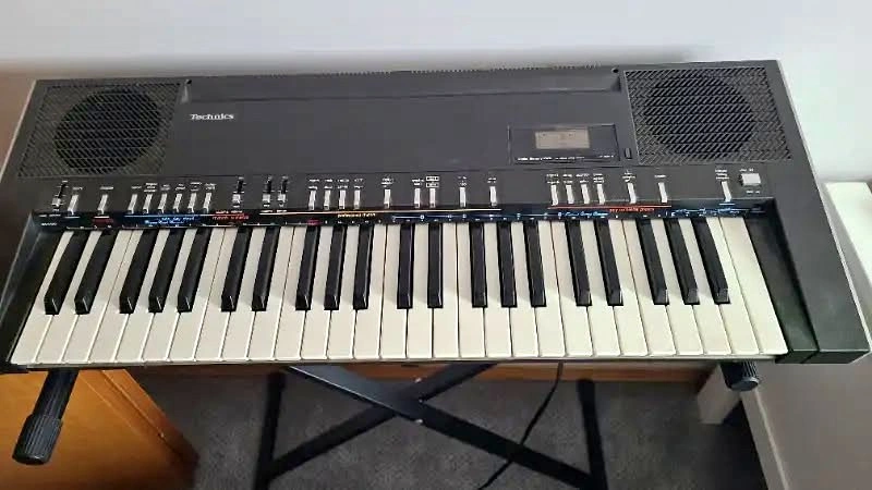 Vintage Electronic Keyboard Technics SX-K100