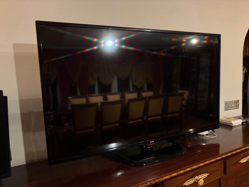 LG 55" LED TV - Model 55LN5200 - photo 2