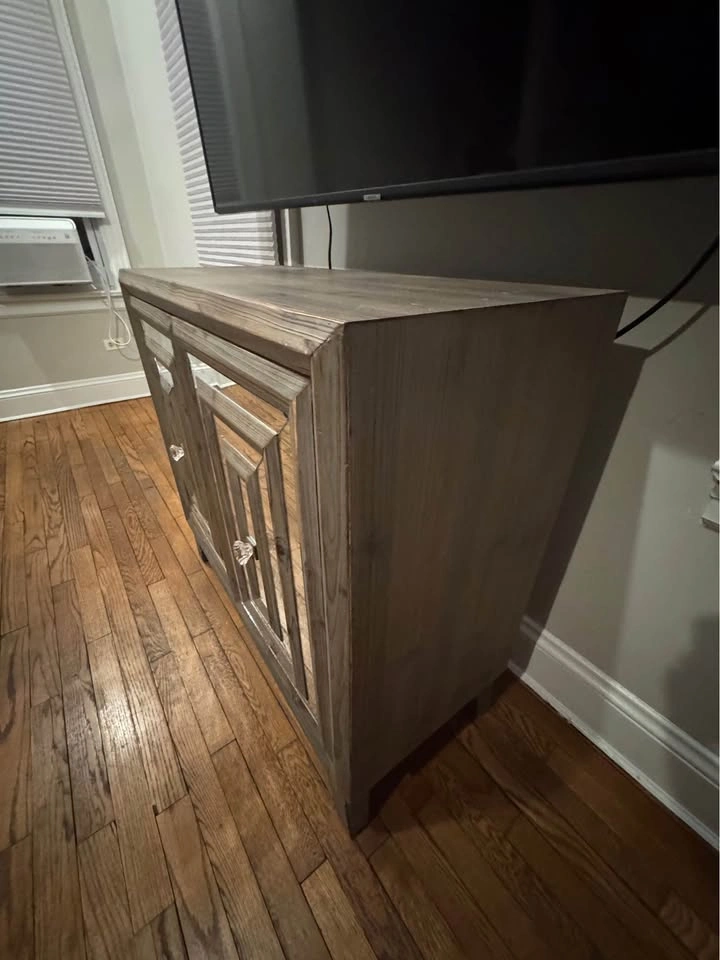 Modern Wood TV Stand / Media Console w/ Mirrored Doors - photo 4