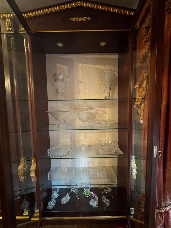 2 Colombo Italian Curio Display Cabinets - photo 5