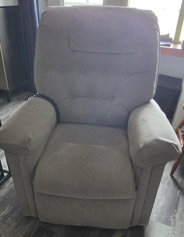 Pride Heritage Lift Chair - $1900 OBO - photo 4