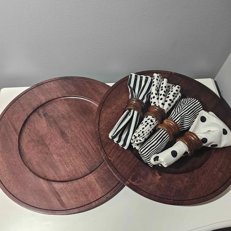 Wood Plates Set with Cloth Napkins & Napkin Rings - photo 2