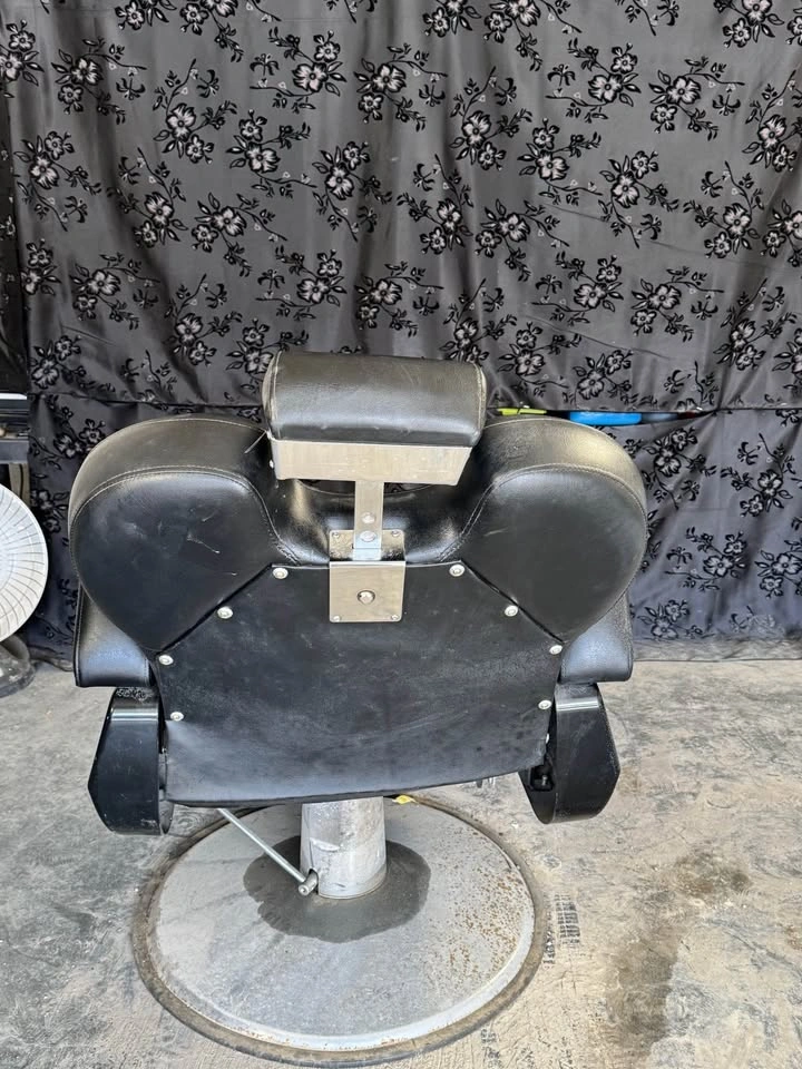 Barber / Salon Chair – Hydraulic, Reclining, 360° Swivel - photo 3