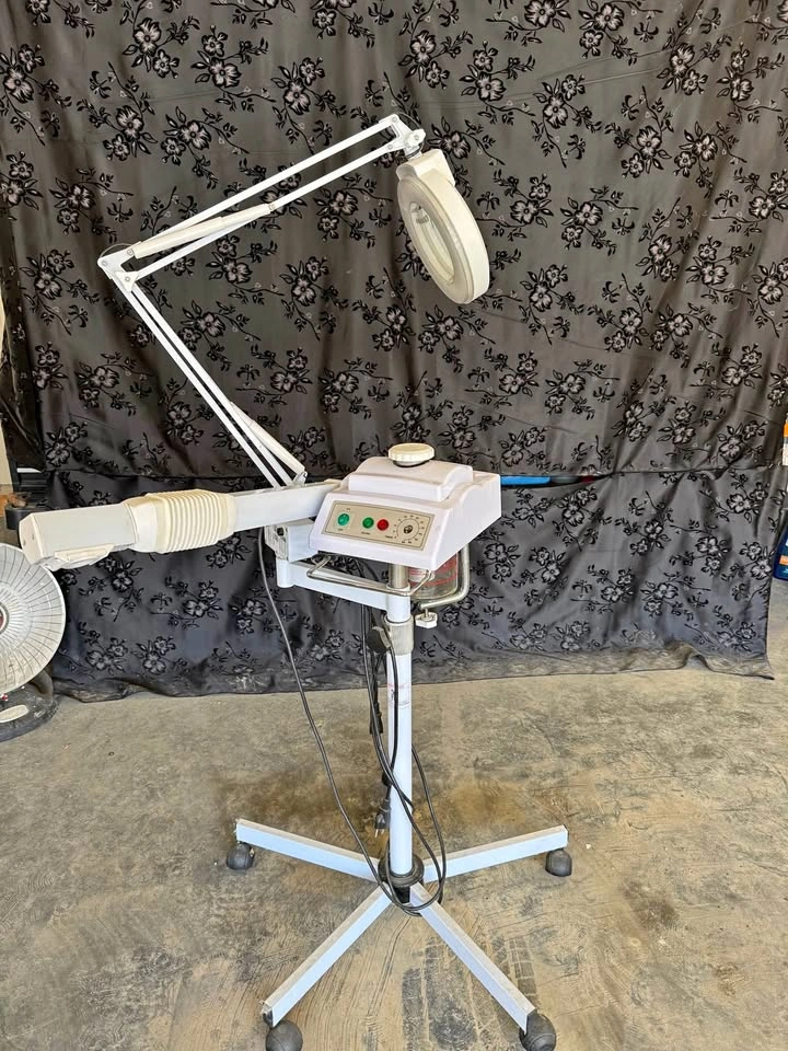 Facial Steamer / Magnifying Lamp Combo – Spa/Esthetic Equipment