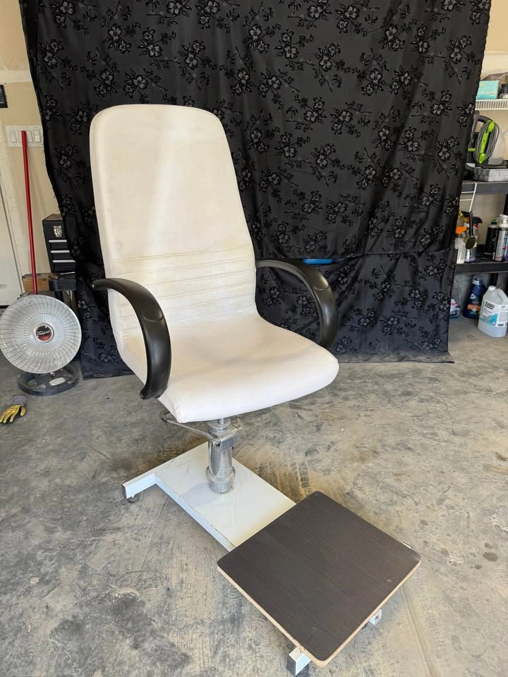 Salon Pedicure Chair with Foot Rest - Adjustable Height - photo 2