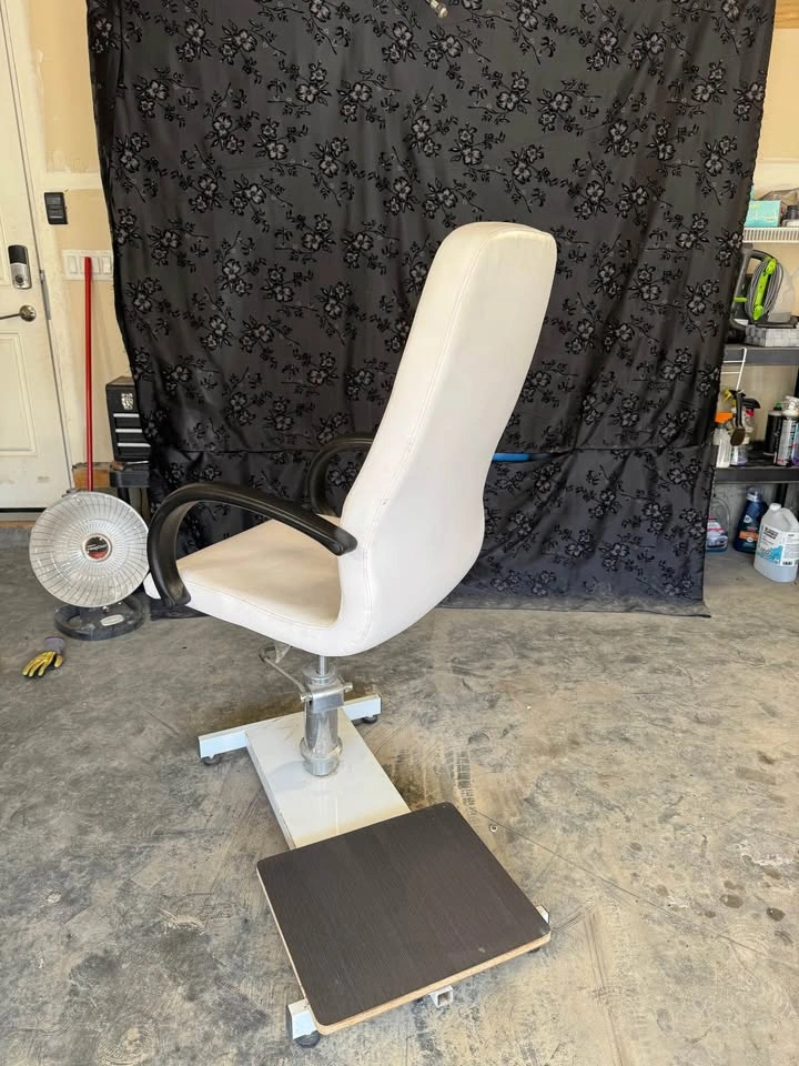 Salon Pedicure Chair with Foot Rest - Adjustable Height - photo 3