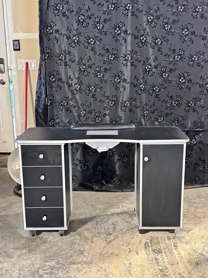 Nail Technician Table / Manicure Desk