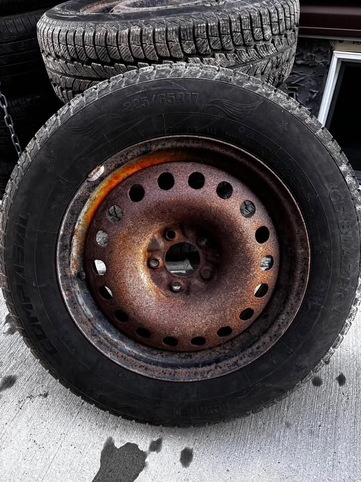 Honda CR-V Winter Tires And Rims - photo 2