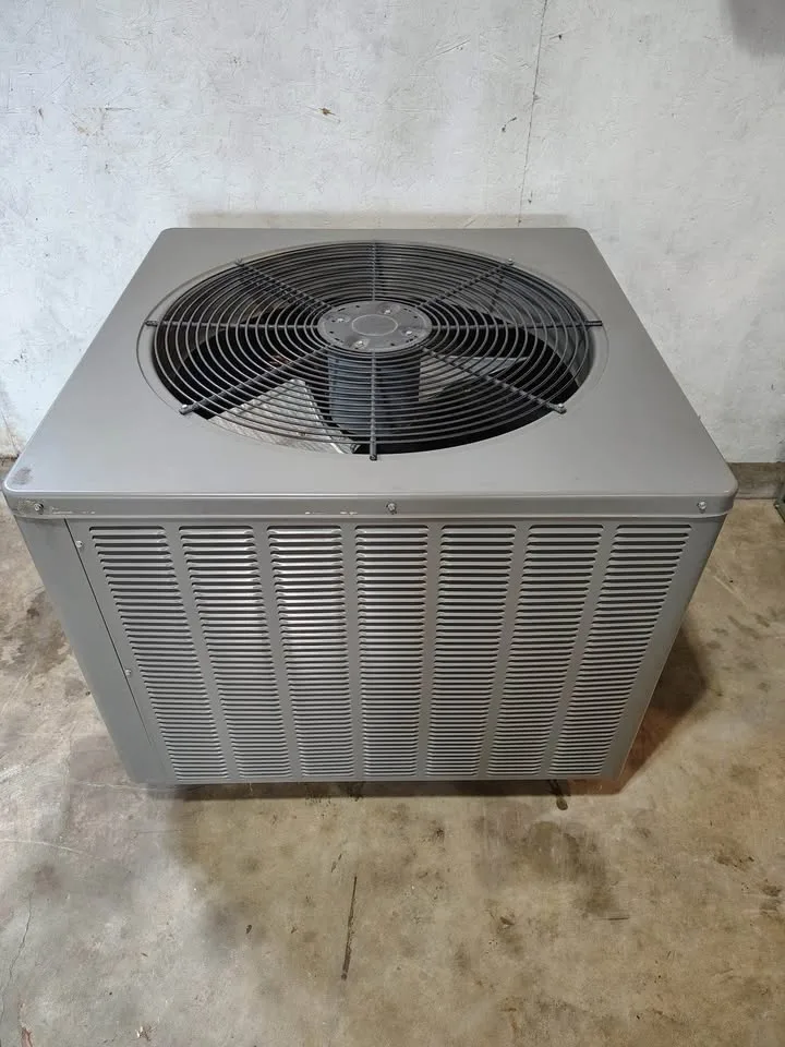 Ruude 2.5 Ton 14.5 SEER R410A Central Air Conditioner image indicator(2)