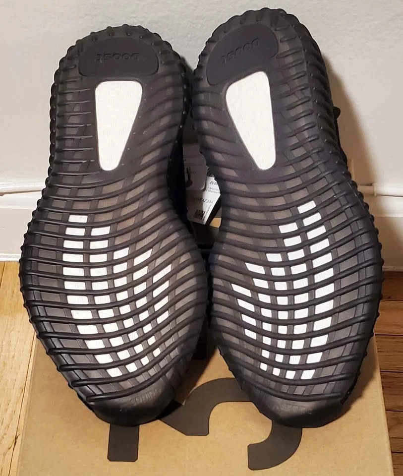 Yeezy Boost 350 V2 'Bred' size 8 men - photo 5