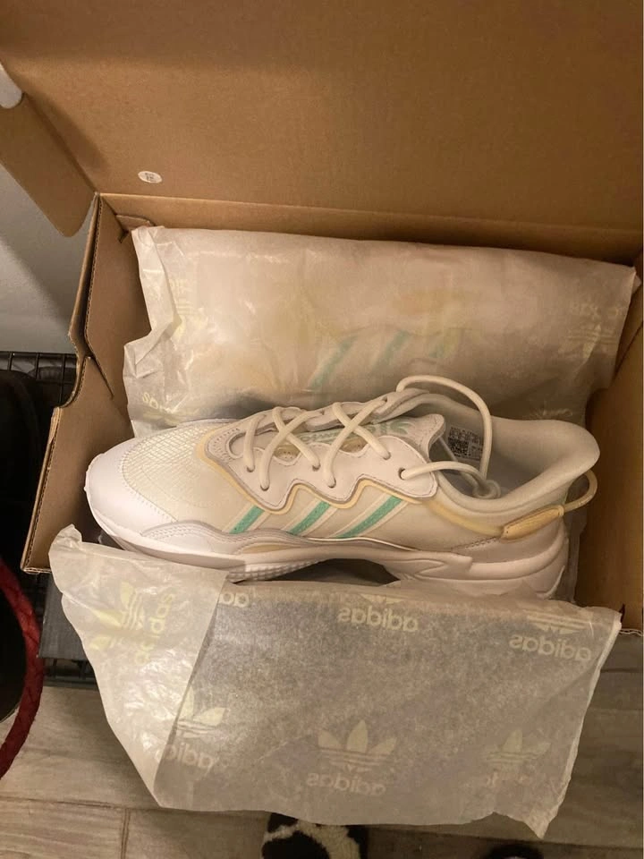 Adidas Ozweego Womens 7.5 - photo 3