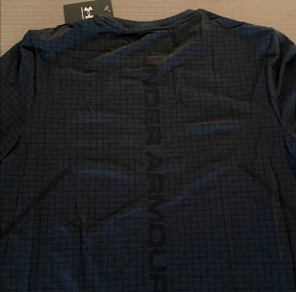 Under Armour Men's Large Fitted Black Short Sleeve TEE. BNWT. - photo 4