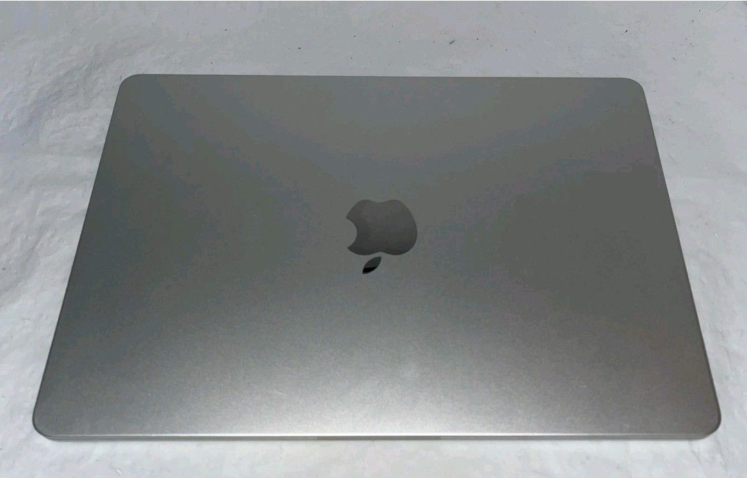 Apple MacBook Air Mid 2022 M2, 8GB RAM, 250GB SSD - photo 2