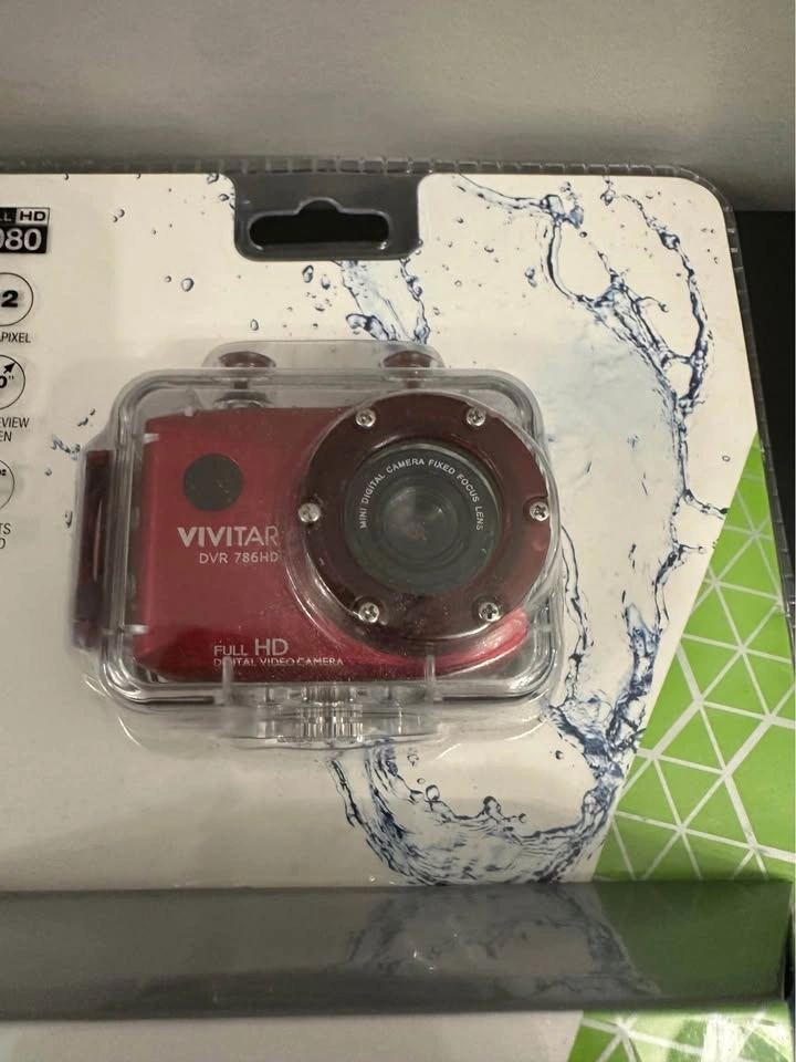 VIVITAR HD CAMERA WITH WATERPROOF CASE $60 GOPRO - photo 3