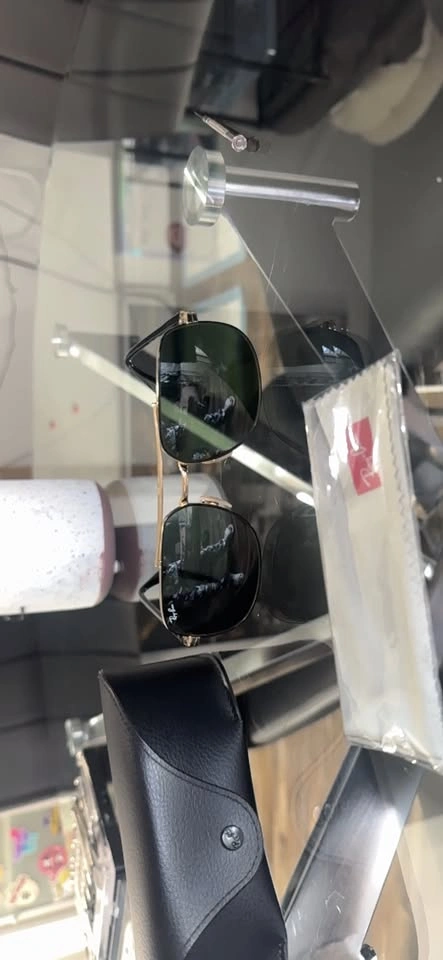 Ray-Ban Sunglasses with Case - photo 4