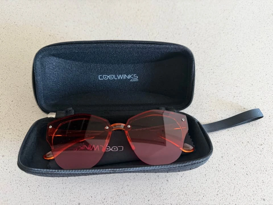 Red Cat-Eye Sunglasses - photo 2
