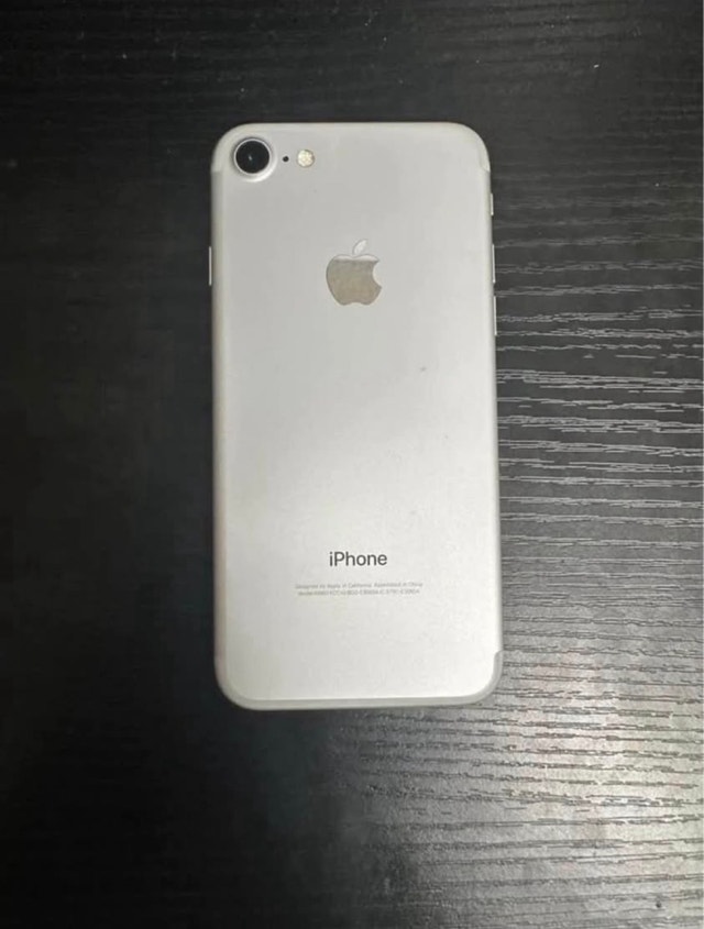 iPhone 7 128GB - photo 2