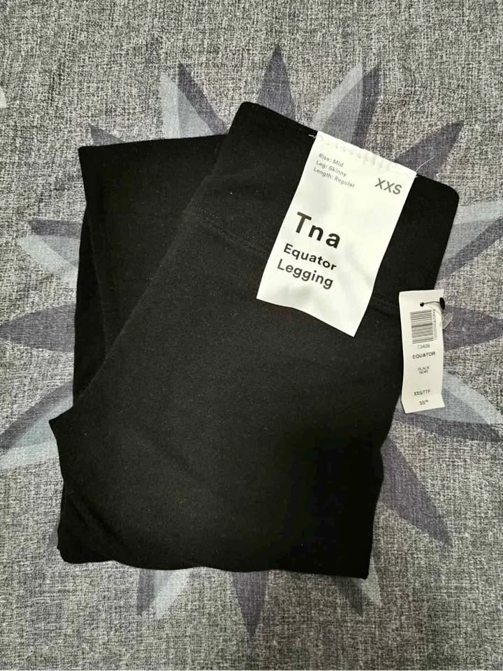 Brand new TNA leggings