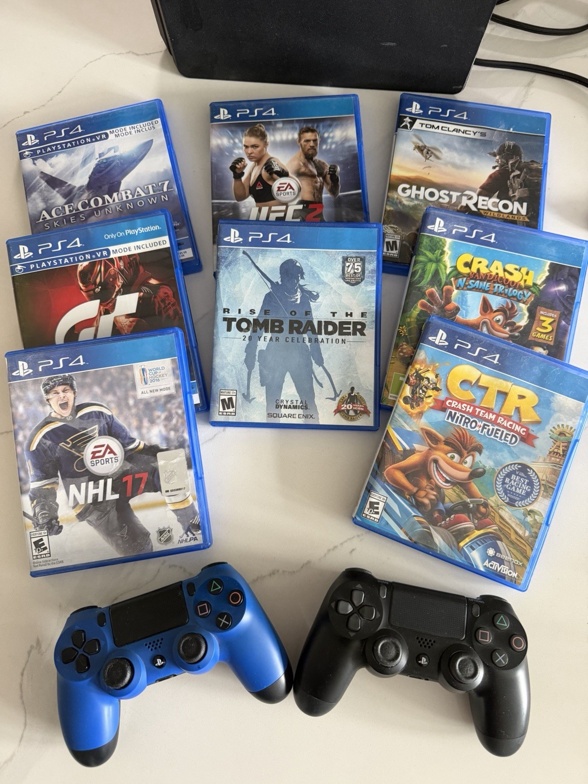 Sony PlayStation 4 500GB Black Console w/ 2 Controllers & Wires - photo 2