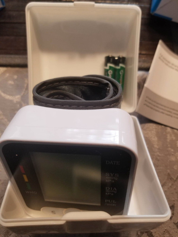 Wrist Type Automatic Digital Blood Pressure Monitor - photo 2