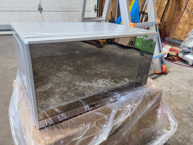 Microwave 0.7 cu ft Countertop