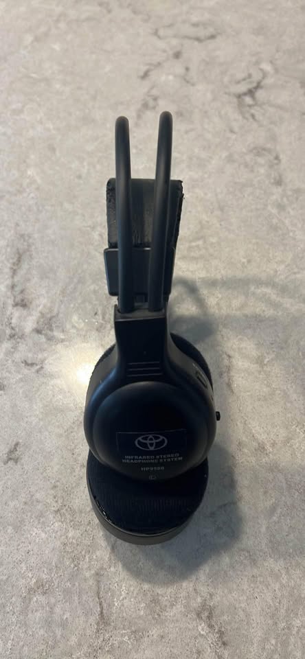 Toyota Wireless Headphones Entertainment System - photo 2
