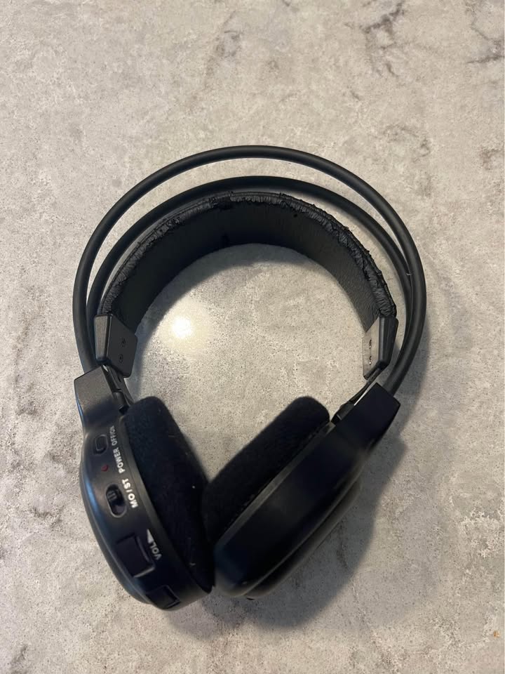 Toyota Wireless Headphones Entertainment System - photo 4