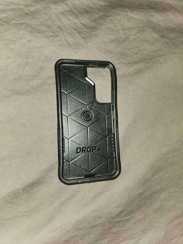 Samsung S22 Otterbox Case - photo 3