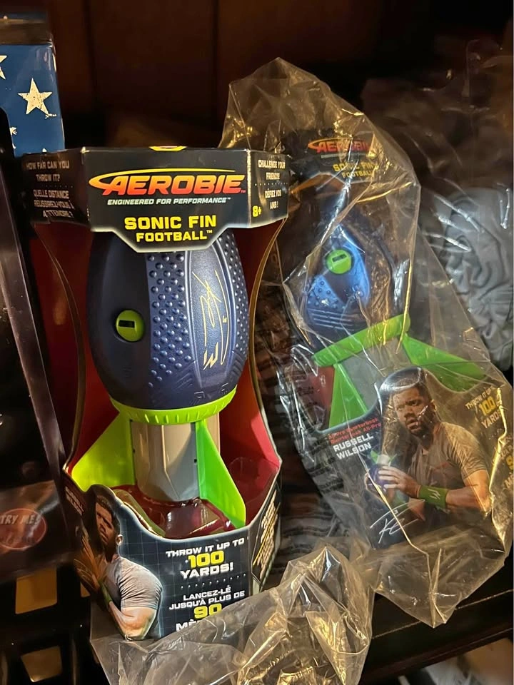 Aerobie Sonic Fin Football - Russel Wilson Toy