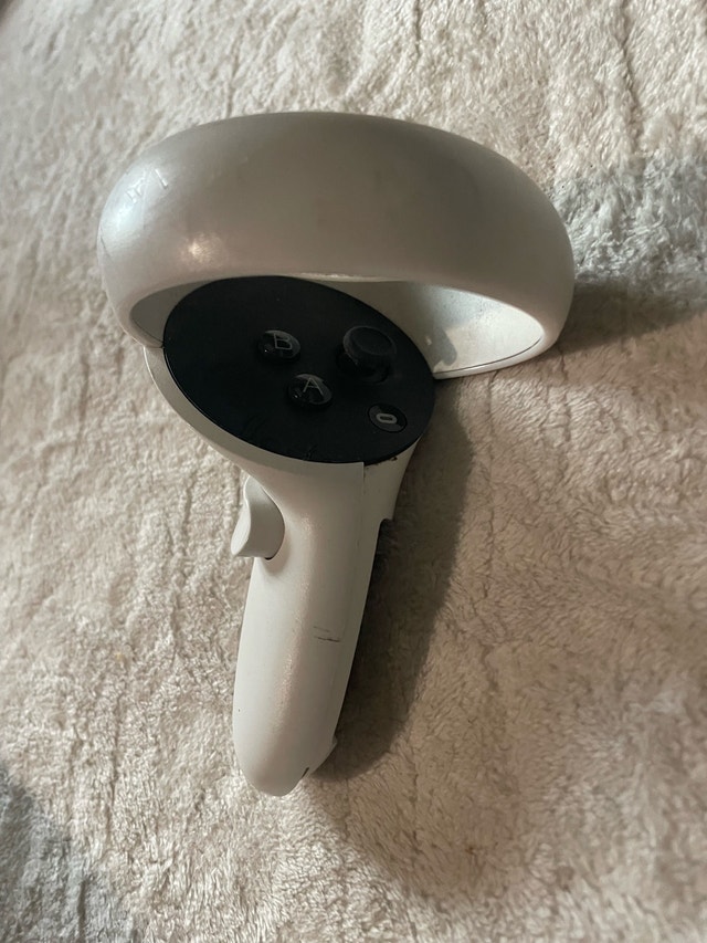 Oculus Meta Quest 2 Good Condition - photo 4