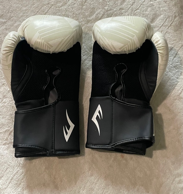 Everlast Boxing Gloves - photo 3