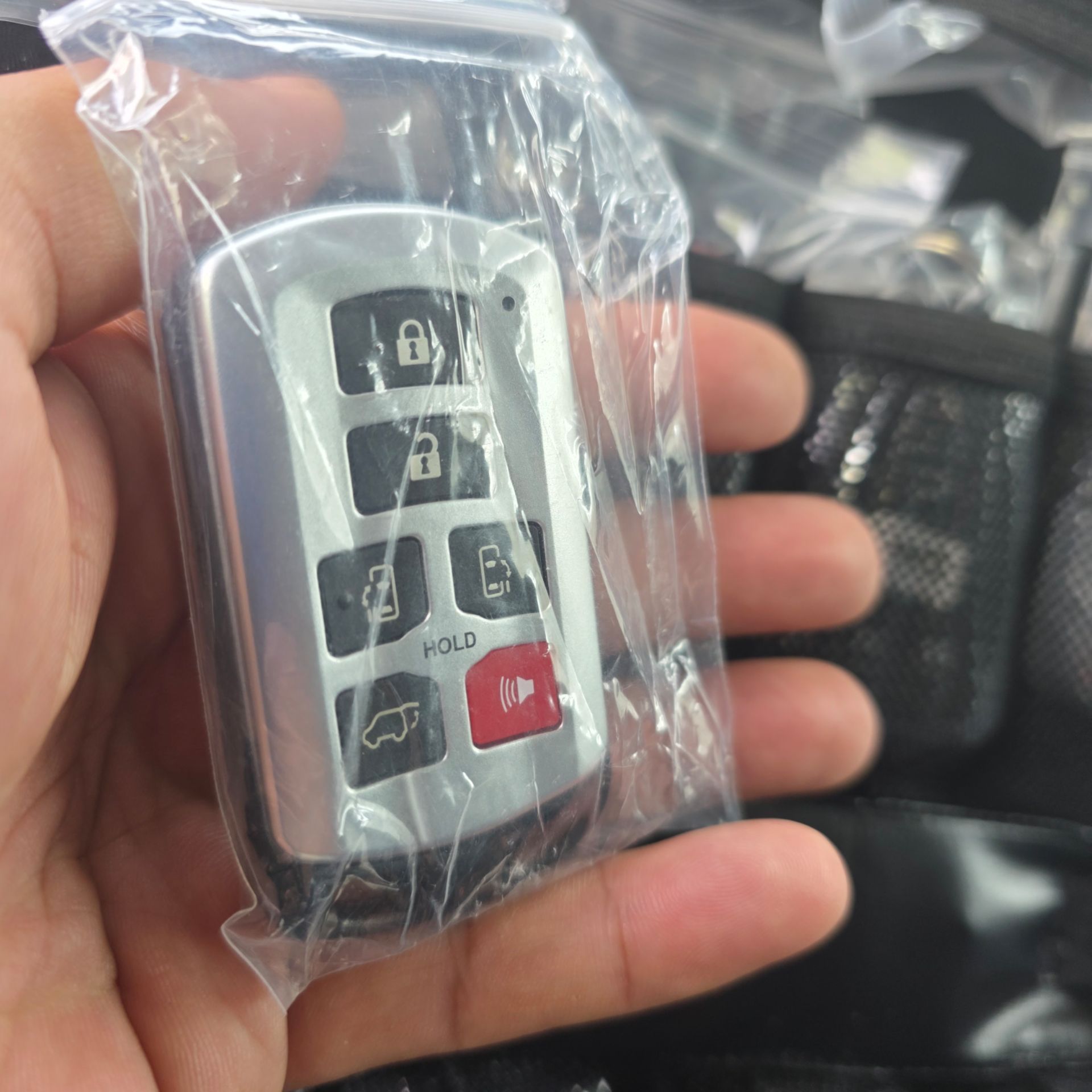 KEYS (LLAVES) for Toyota Sienna in CHICAGO - photo 2