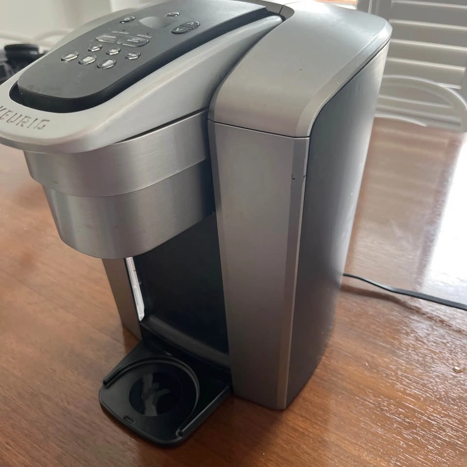 Keurig K-Elite Coffee Maker for PARTS ONLY - photo 2