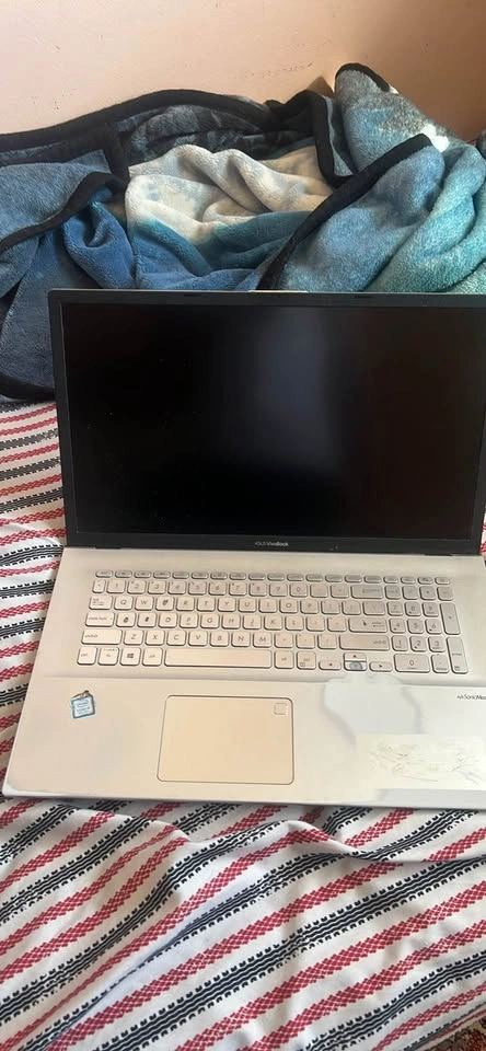 Asus vivobook 17 - photo 2