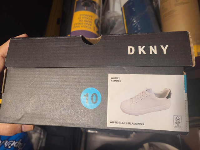DKNY Ladies Rubber Shoes size 10 - photo 3